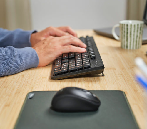 Trust Ody II keyboard Mouse included Office RF Wireless QWERTY UK English Black Trust Ody II keyboard Mouse included Office RF Wireless QWERTY UK English Black